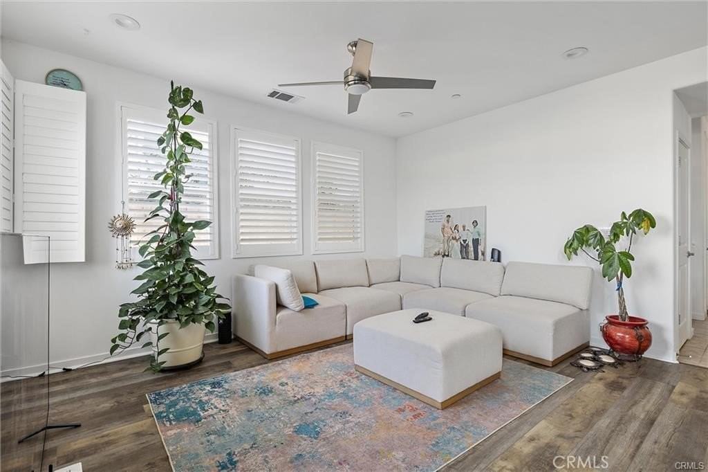 1824 Homestead Pl - Photo 4 of 8