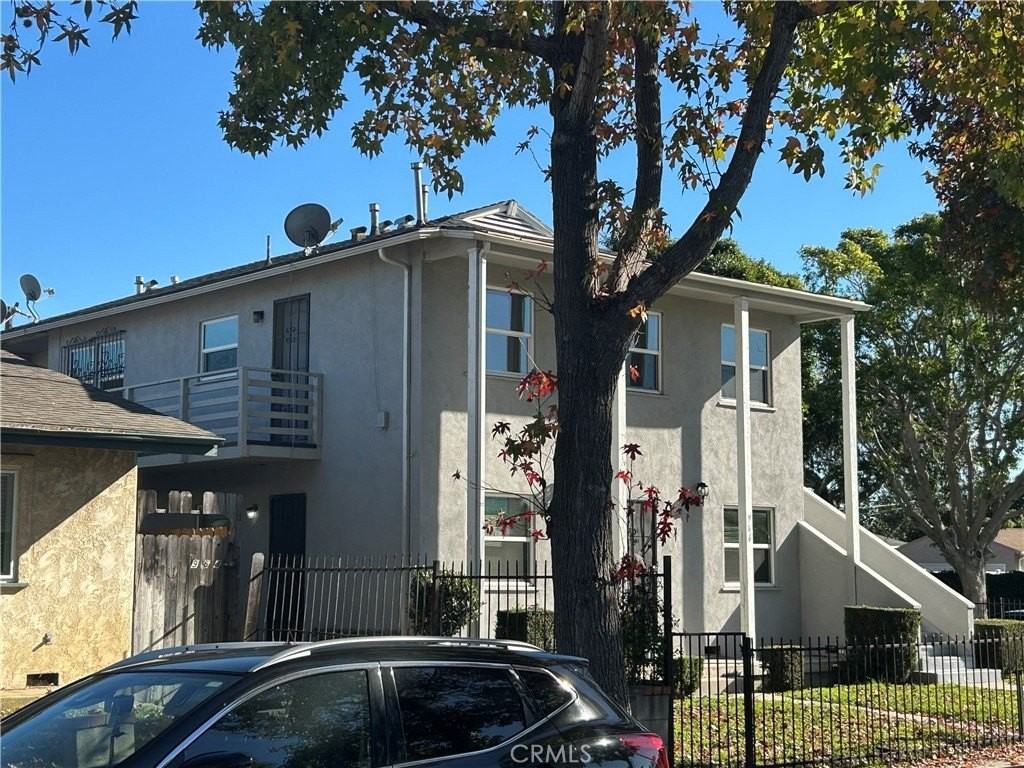 966 Holly St - Photo 2 of 25