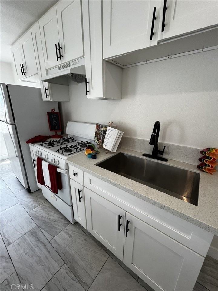 4518 S Normandie Ave #3-4 - Photo 4 of 20