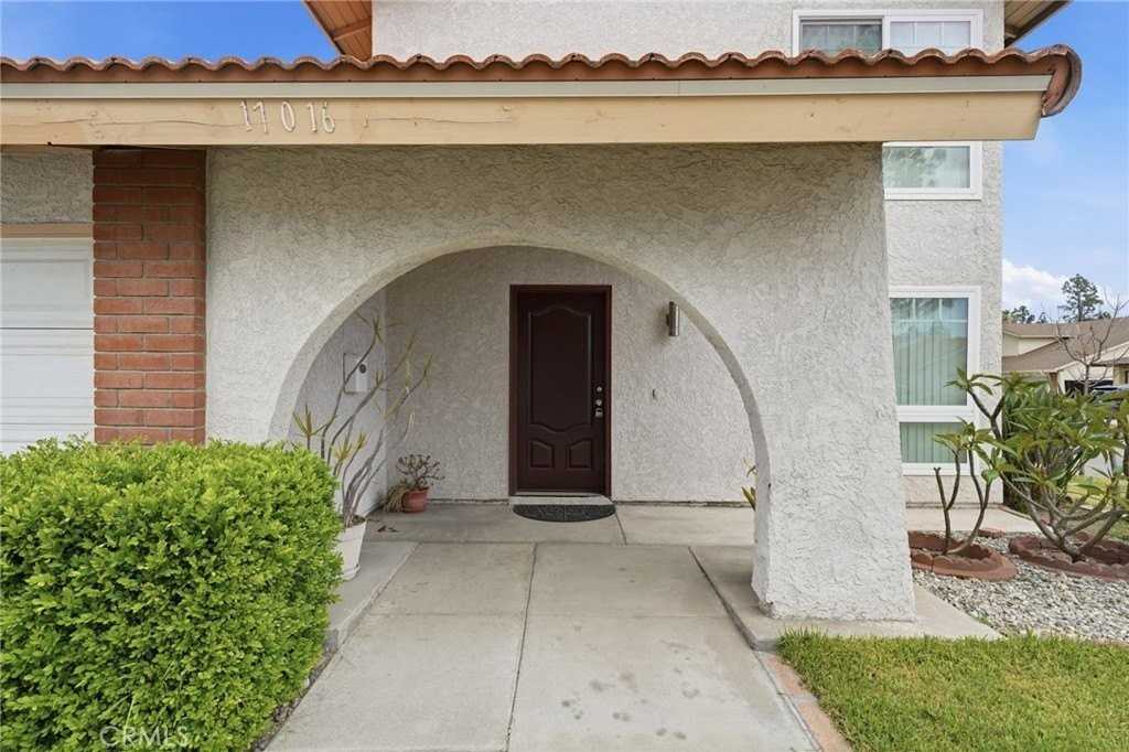 17016 Leslie Ave - Photo 3 of 30