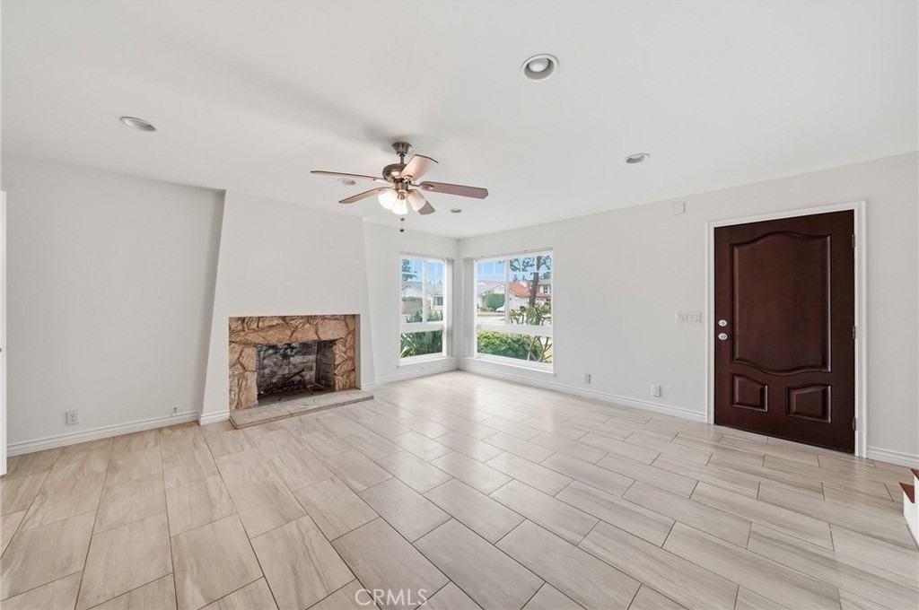 17016 Leslie Ave - Photo 4 of 30