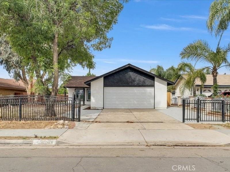 1022 Ruby Dr - Photo 2 of 27