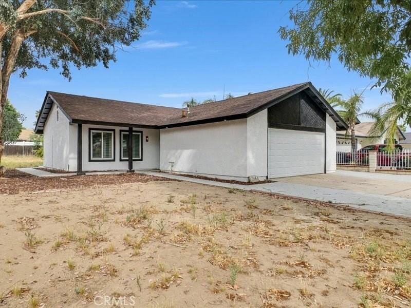 1022 Ruby Dr - Photo 4 of 27