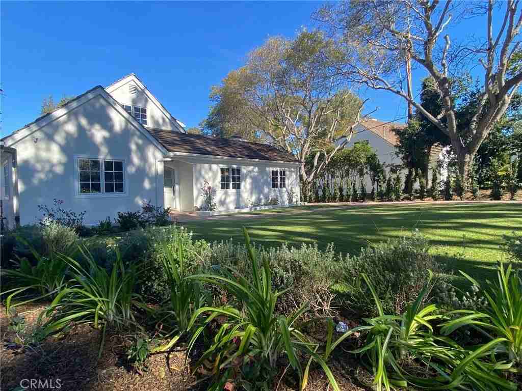 3645 Via Palomino - Photo 2 of 27