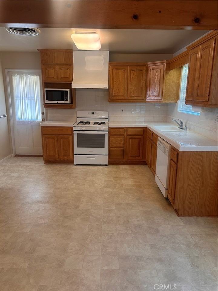 20221 Halsted St - Photo 3 of 20
