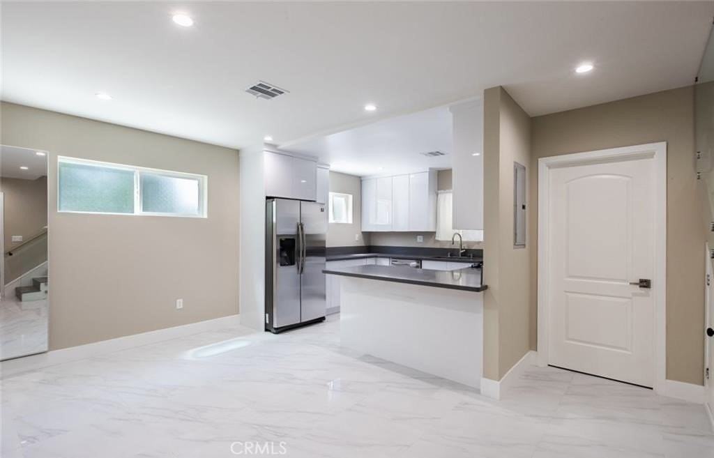 5636 Farralone Ave - Photo 3 of 22