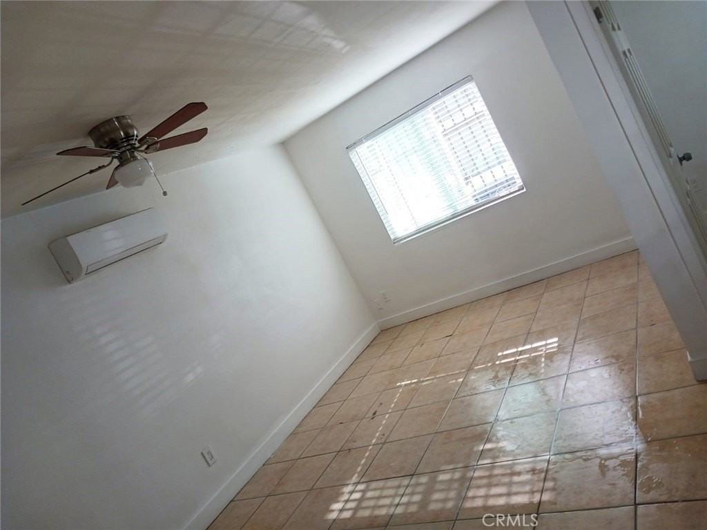 687 Karesh Ave #3 - Photo 3 of 5