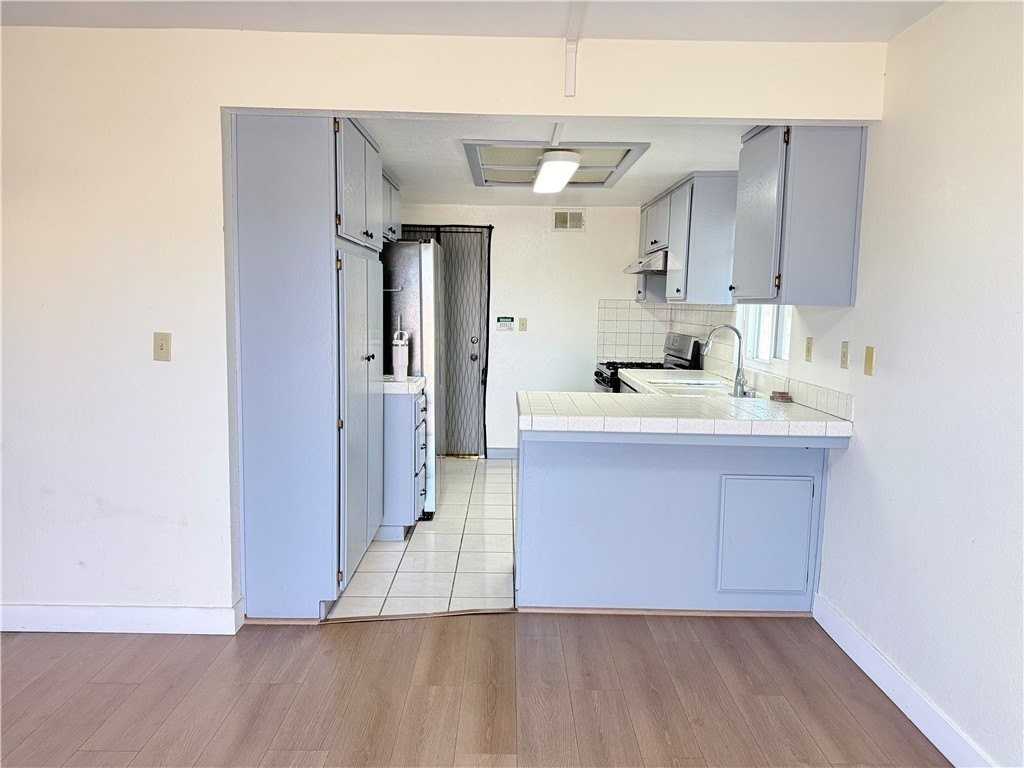 1714 Del Mar Ave - Photo 2 of 9