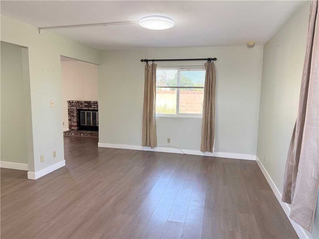 1714 Del Mar Ave - Photo 3 of 9