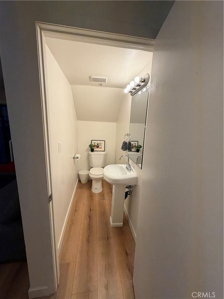 2120 Mountain View Rd #E - Photo 4 of 11