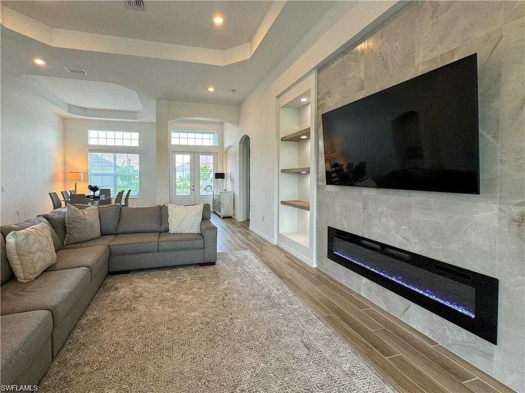 6082 Artisan Ct - Photo 6 of 47