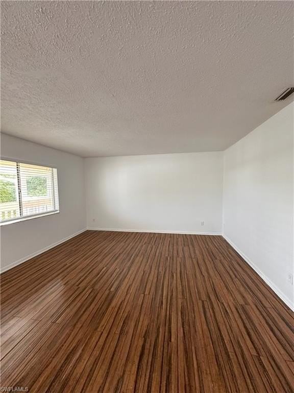 4629 Bayshore Dr #J7 - Photo 4 of 14