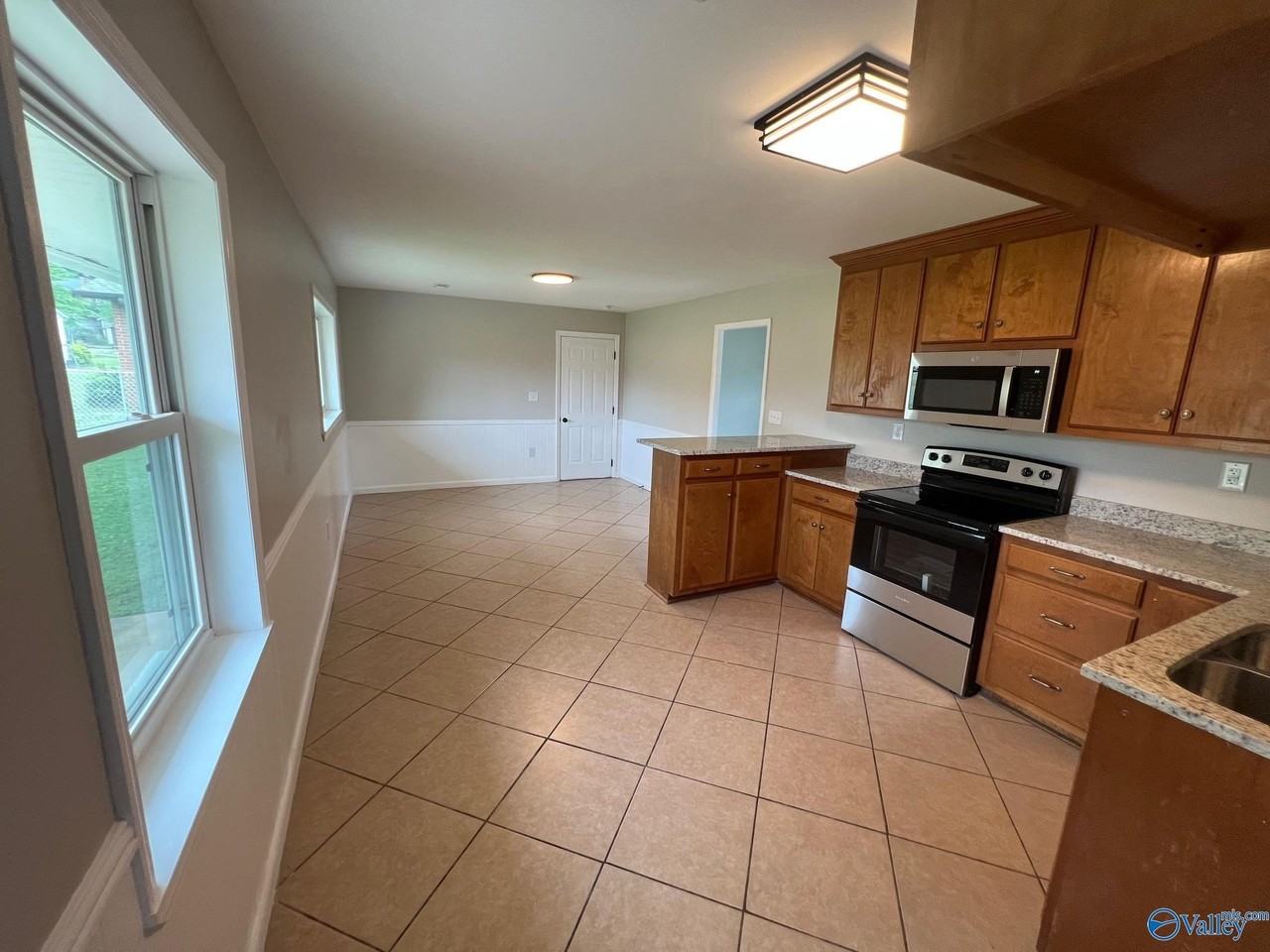 2211 Penhall Dr Ne - Photo 5 of 14