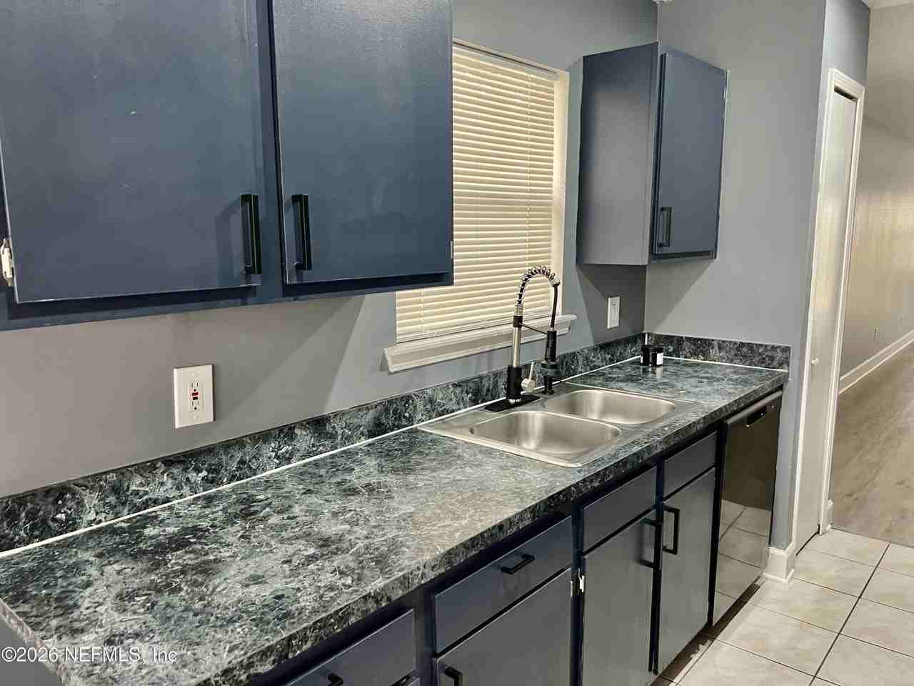 8778 Buzz Ct - Photo 7 of 22