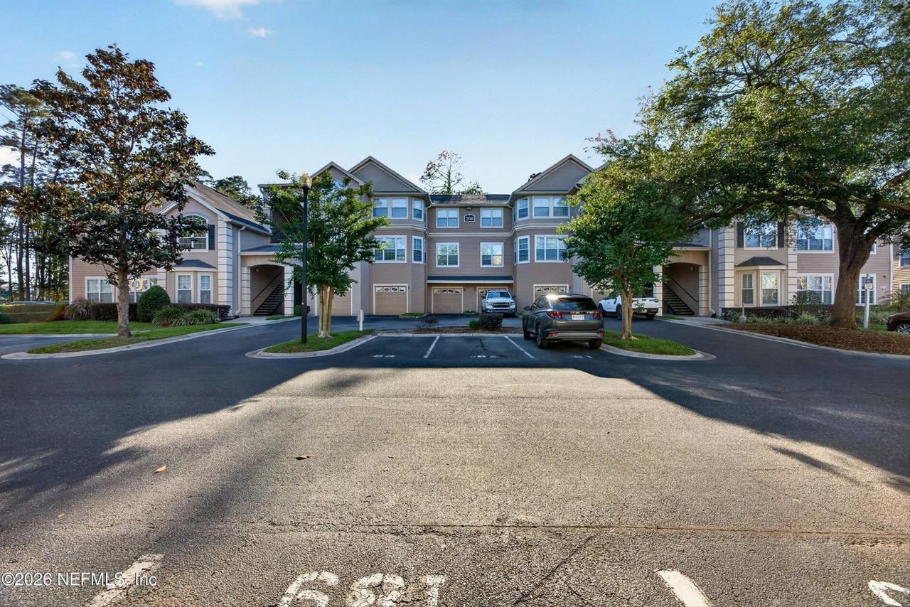 13810 Sutton Park Dr #220 - Photo 2 of 31