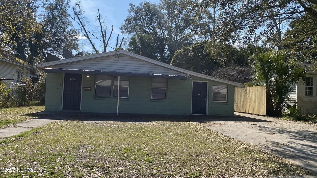 1244 W 27th St - Photo 7 of 31