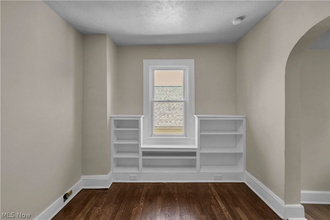 8505 Bancroft Ave - Photo 6 of 21