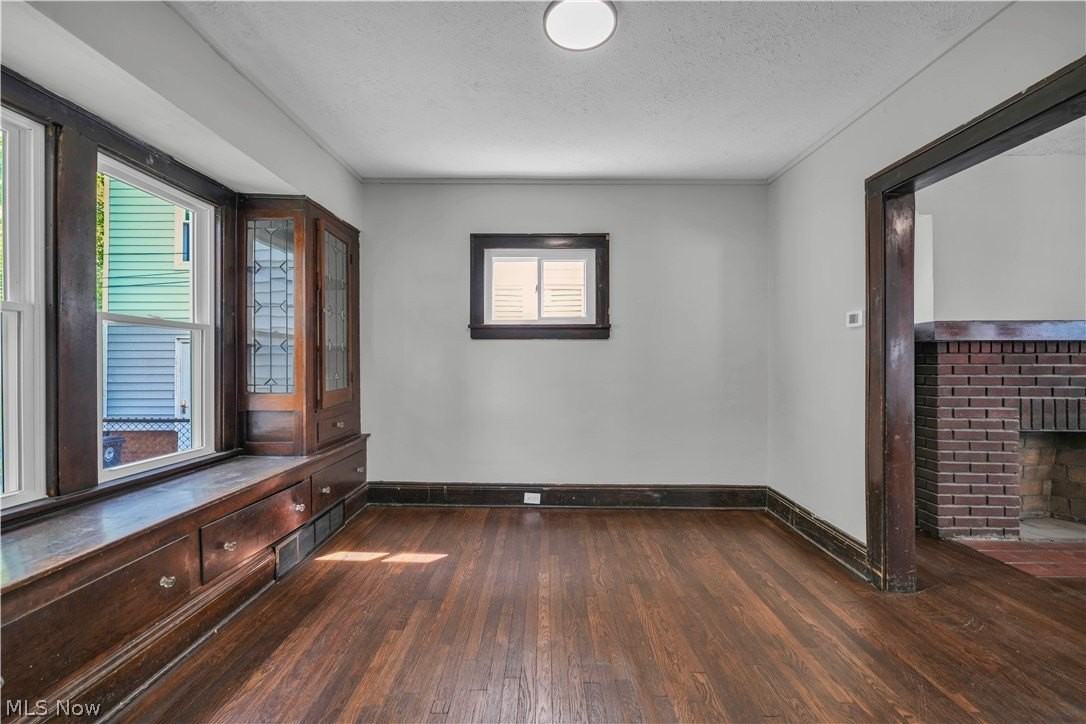 8505 Bancroft Ave - Photo 7 of 21