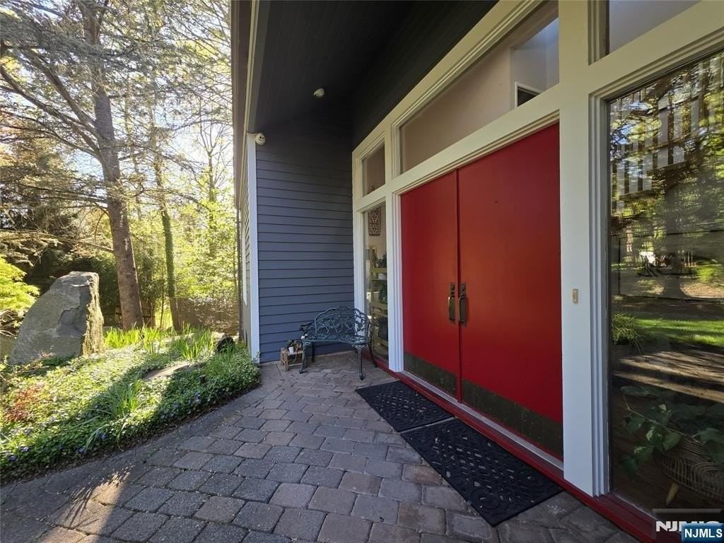 33 Cedar Ln - Photo 4 of 44