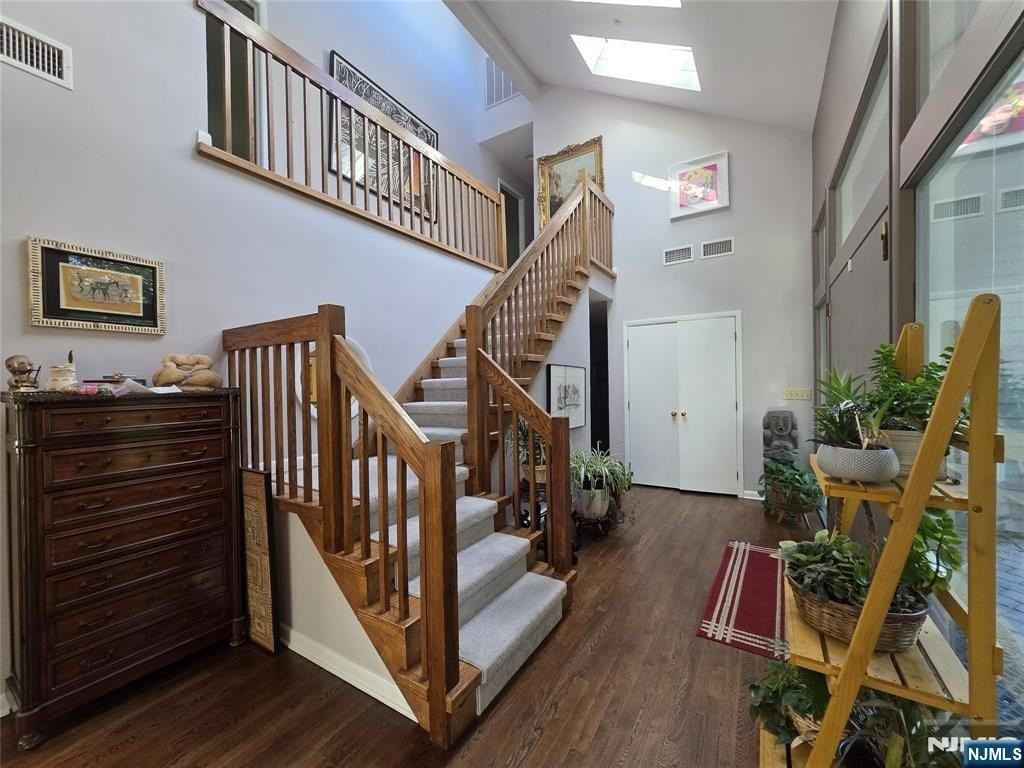 33 Cedar Ln - Photo 6 of 44