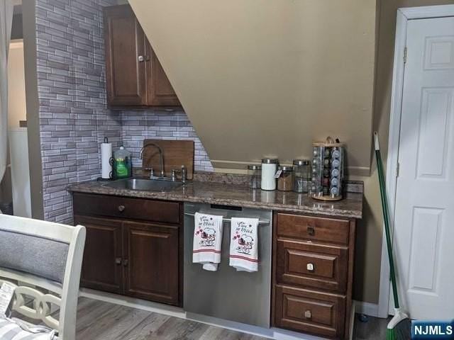 401 River Dr - Photo 7 of 19