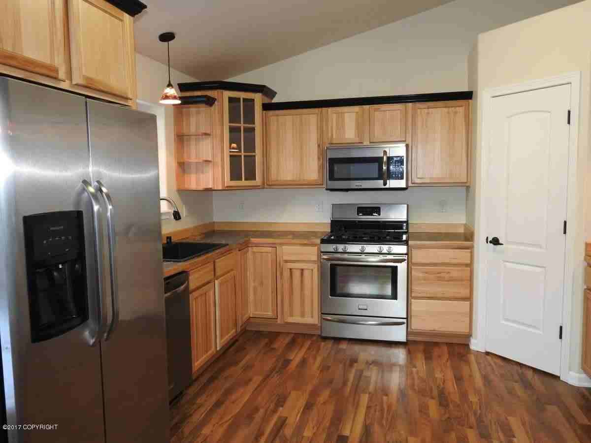 780 S Park Pl #1 - Photo 2 of 10