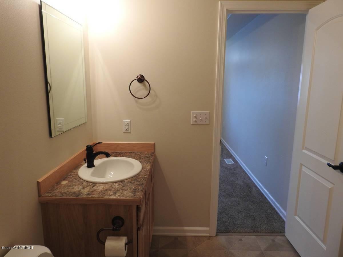 780 S Park Pl #1 - Photo 6 of 10