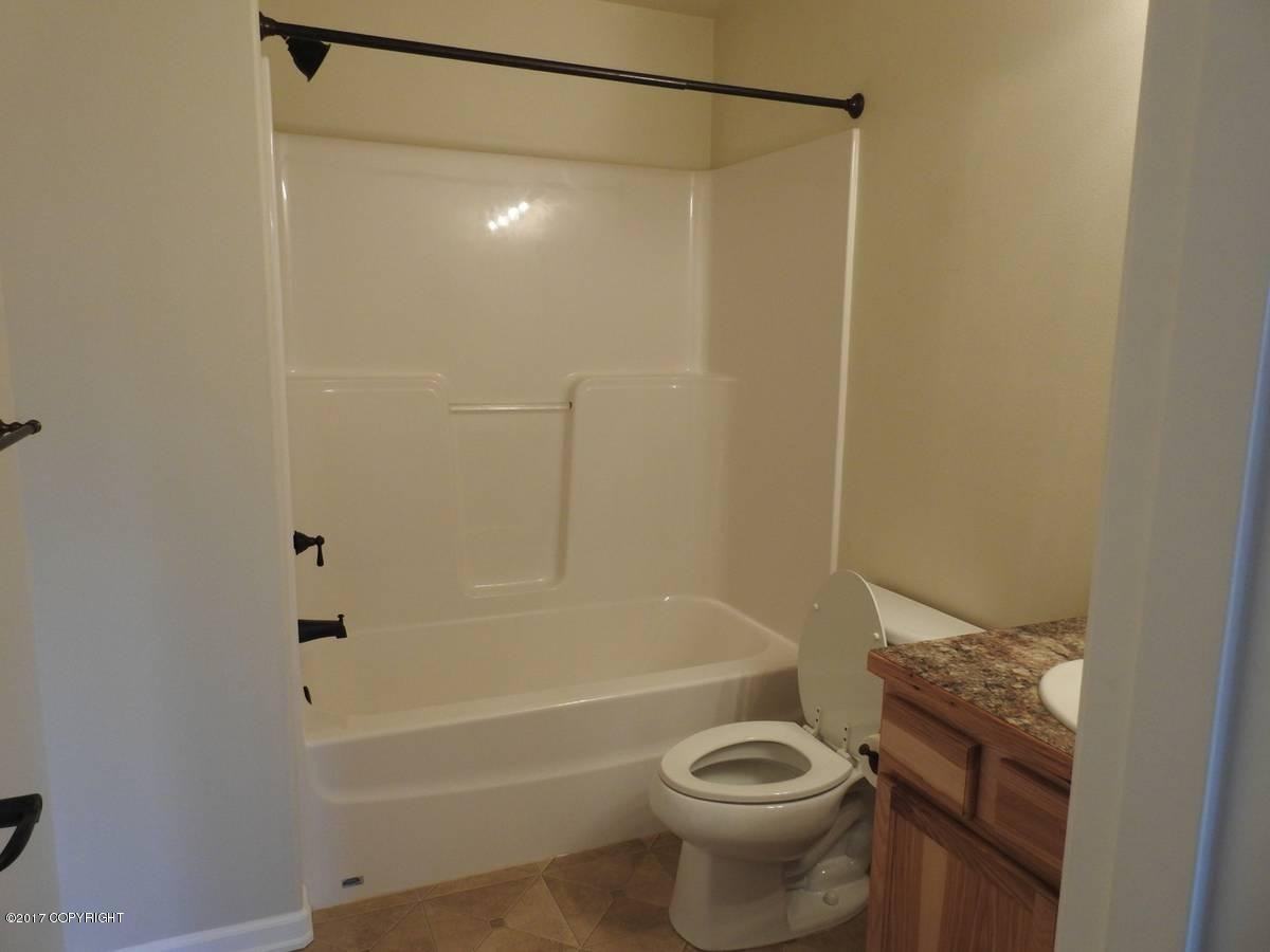 780 S Park Pl #1 - Photo 7 of 10