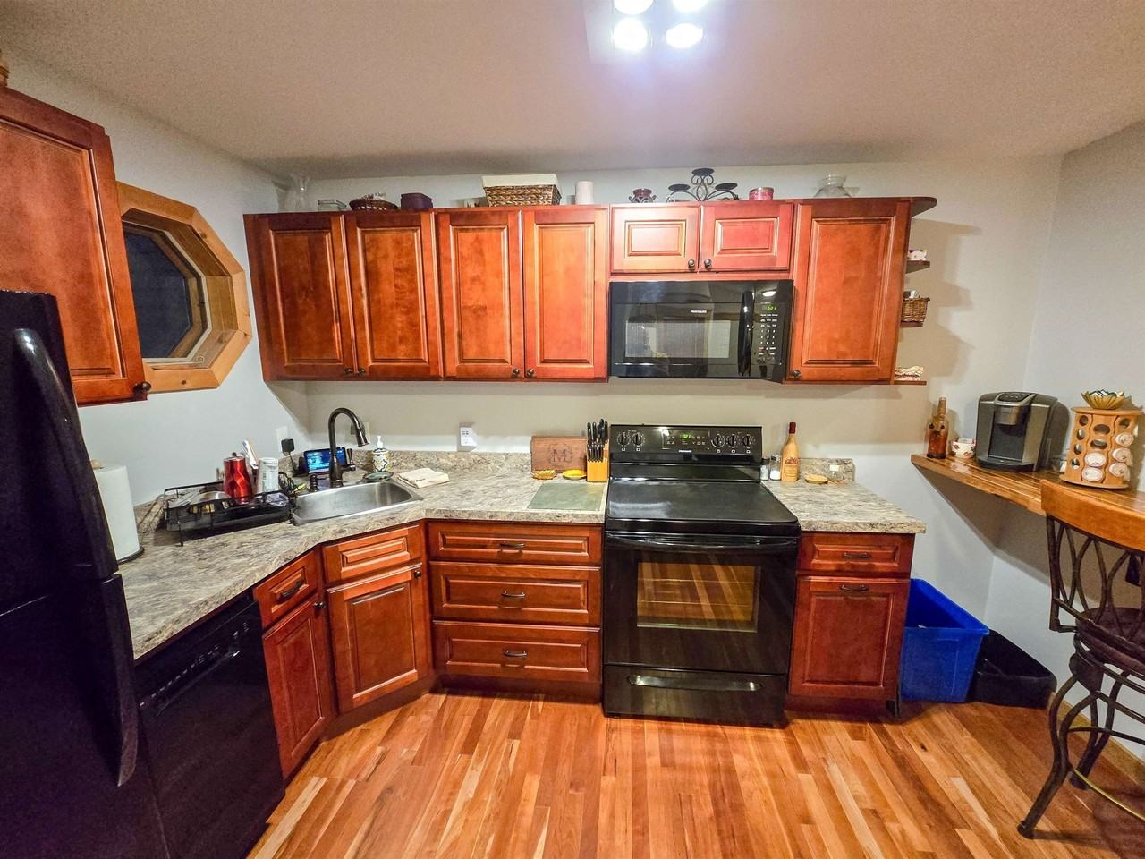 145 Knight Ln - Photo 3 of 22