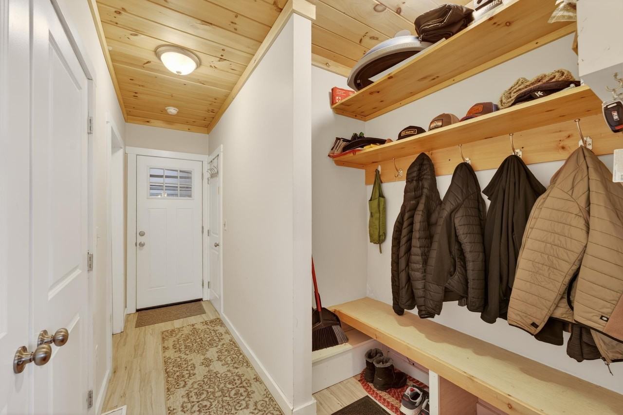 14 Myrtle St - Photo 4 of 46