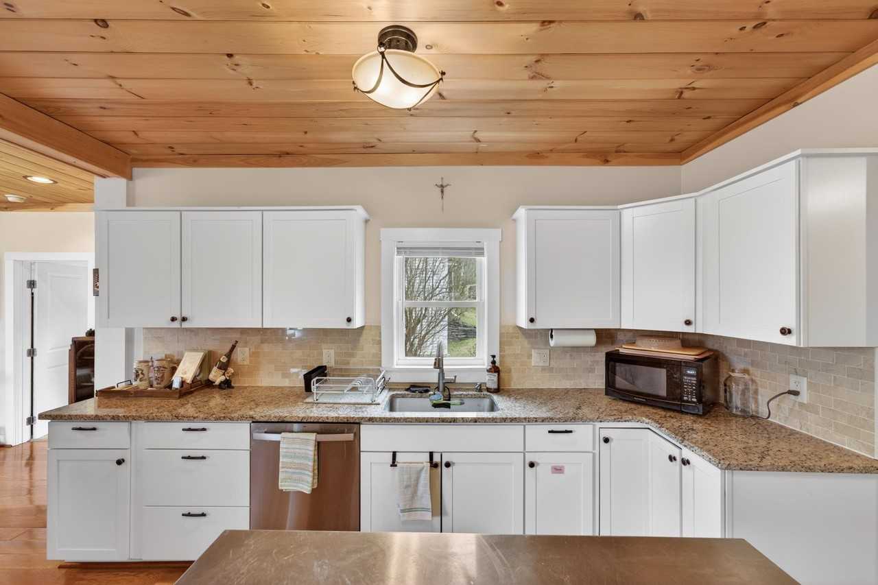 14 Myrtle St - Photo 6 of 46