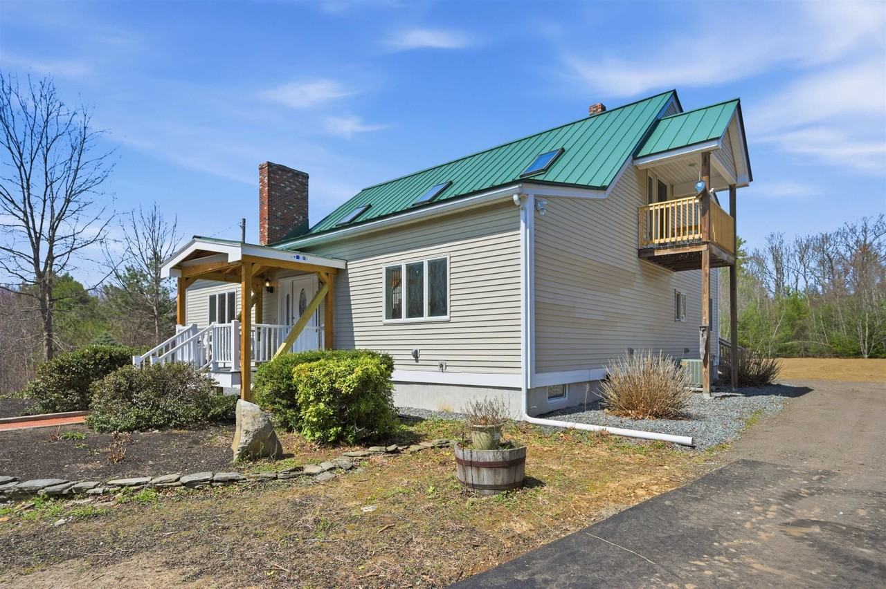 564 Main St - Photo 2 of 50