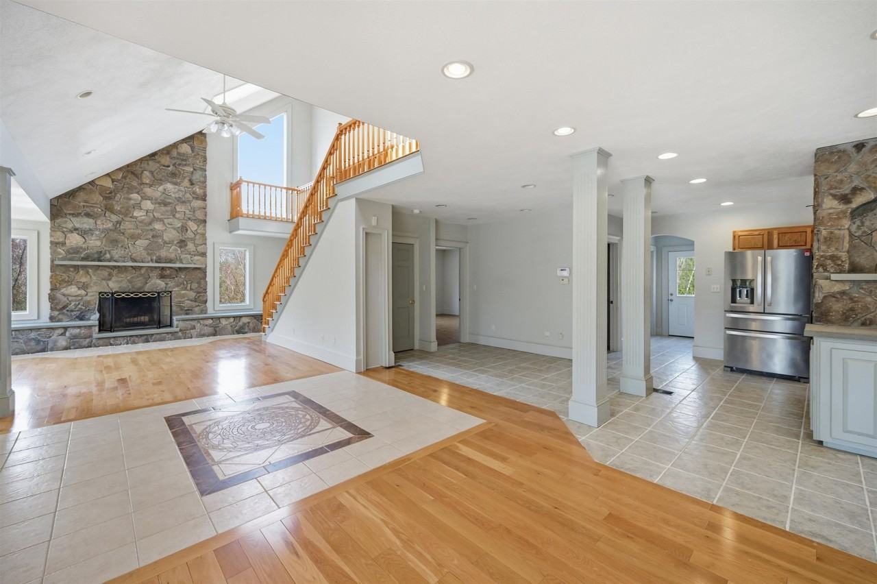 564 Main St - Photo 6 of 50
