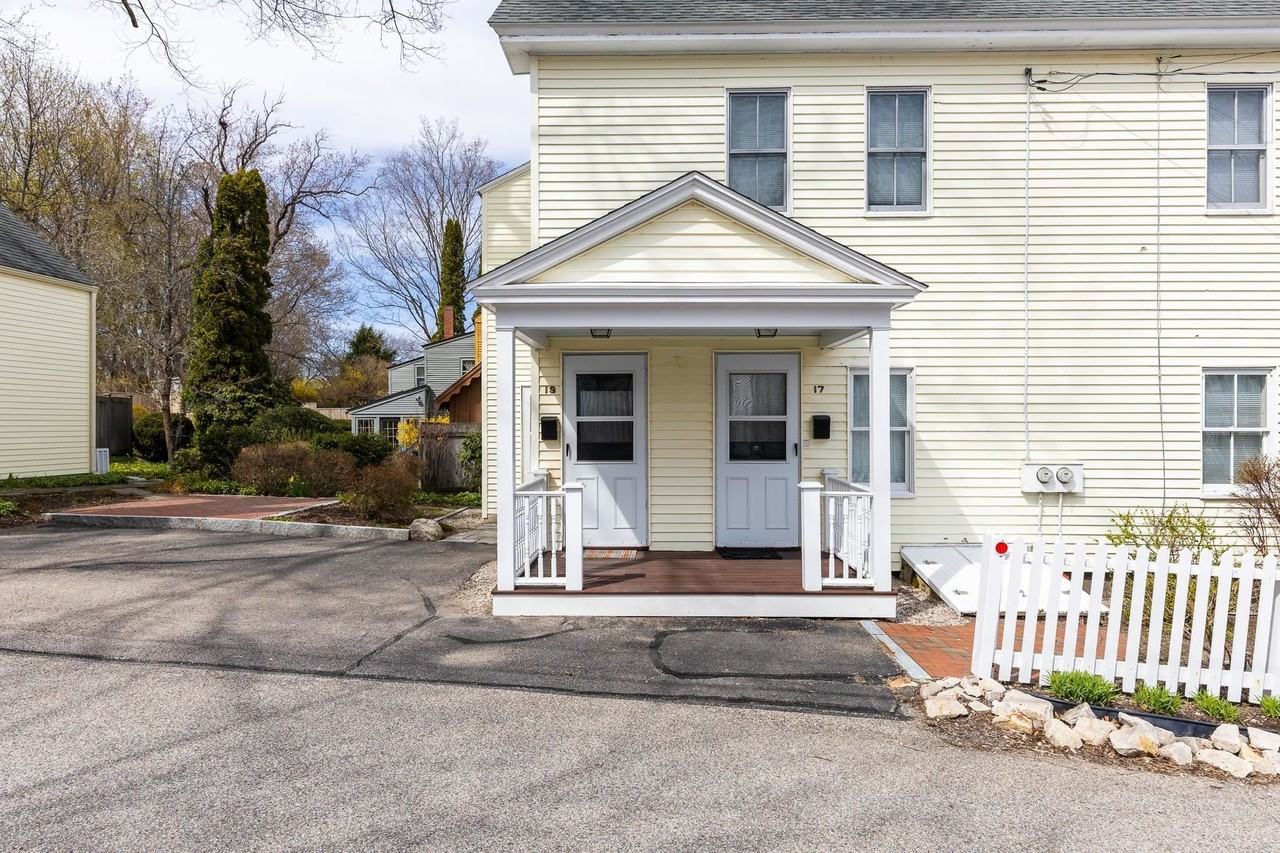 19 Blossom St - Photo 2 of 28