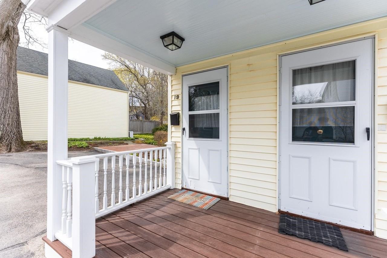 19 Blossom St - Photo 3 of 28