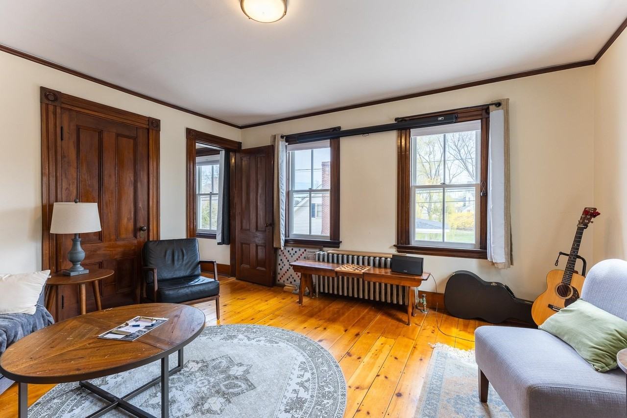 19 Blossom St - Photo 6 of 28