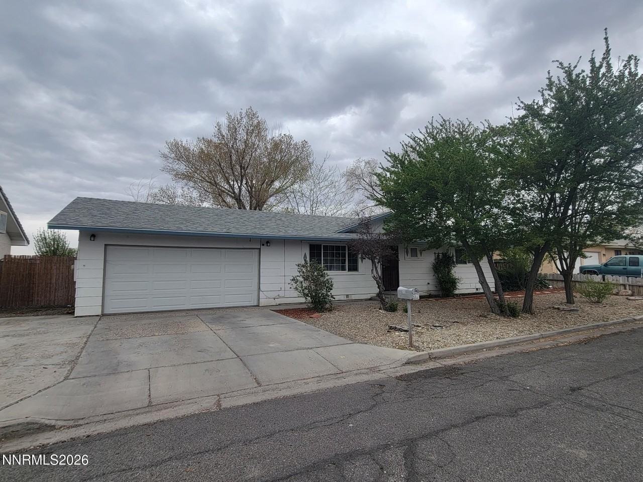 312 Leona Ave - Photo 2 of 17