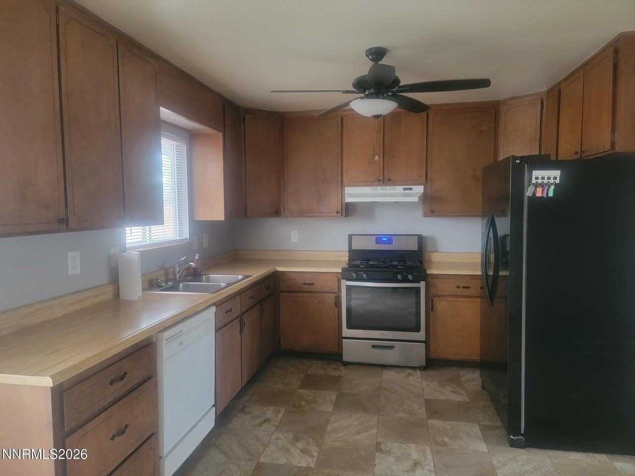 312 Leona Ave - Photo 6 of 17