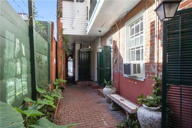 732 Burgundy St #C - Photo 2 of 15