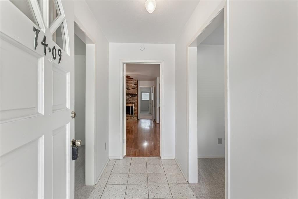 7409 Brentcove Cir - Photo 3 of 34