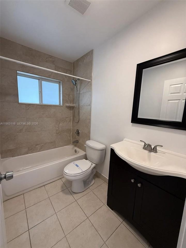 1200 Nw 3rd Ave #A - Photo 6 of 7