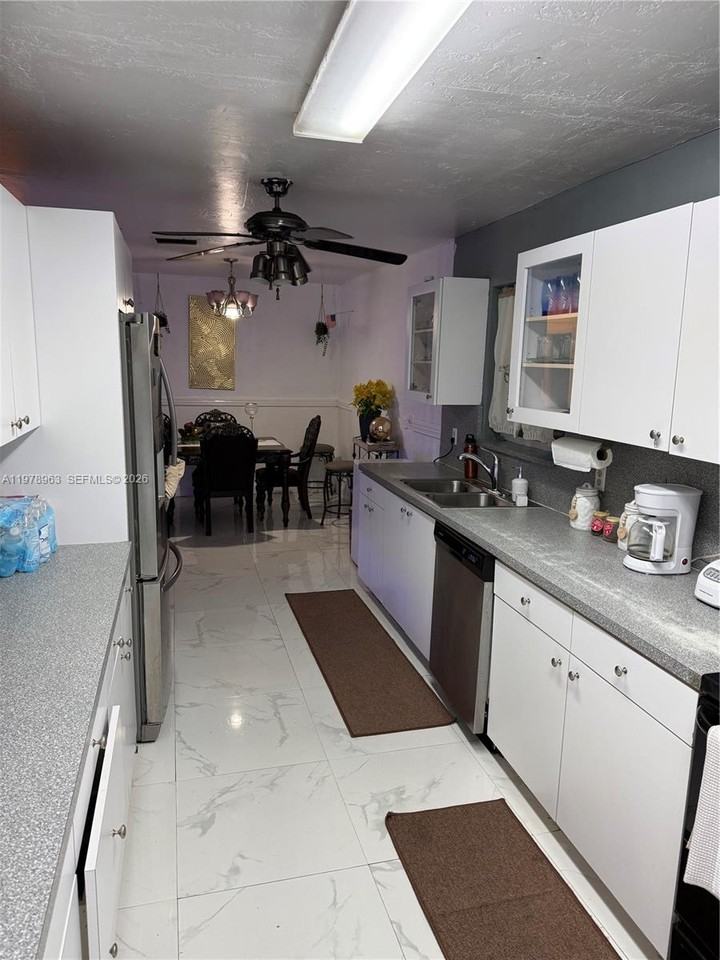 710 N 66th Ter - Photo 4 of 8