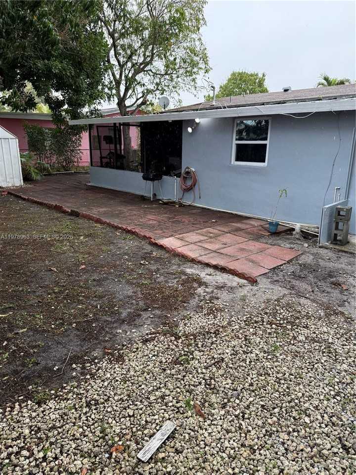 710 N 66th Ter - Photo 6 of 8