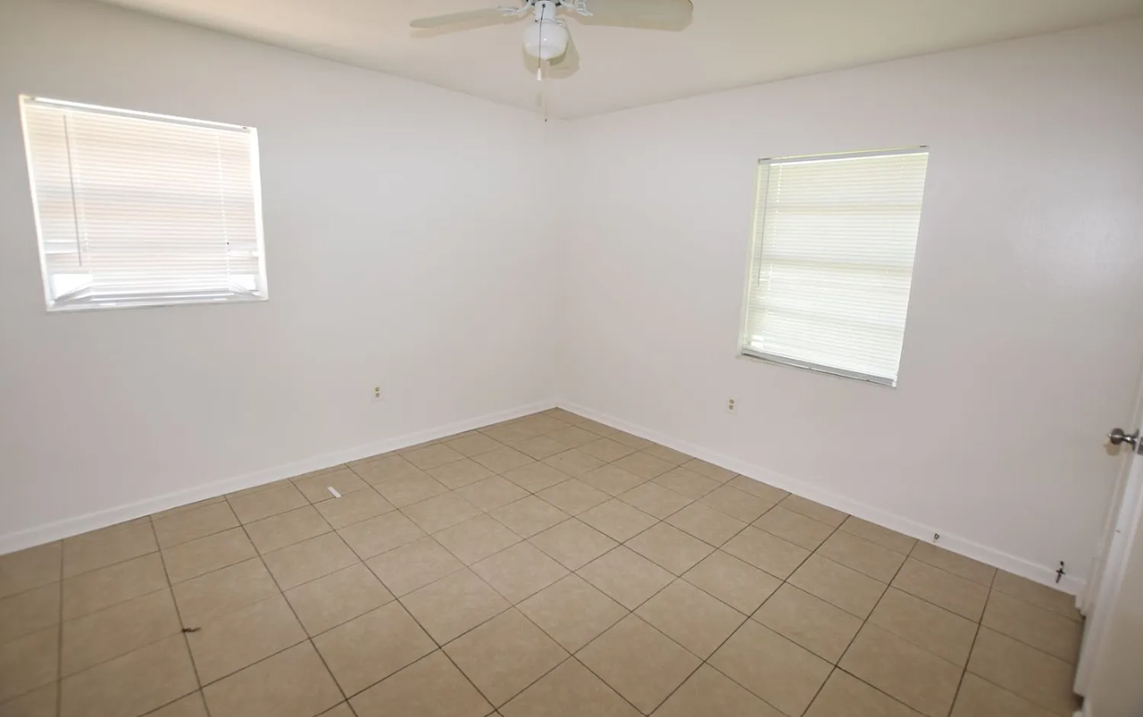 1801 Center St #2 - Photo 3 of 8