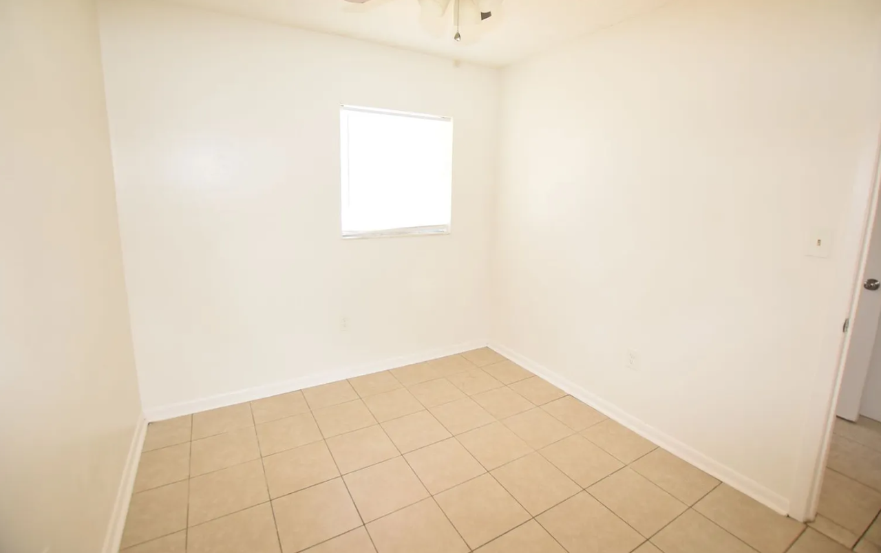 1801 Center St #2 - Photo 4 of 8