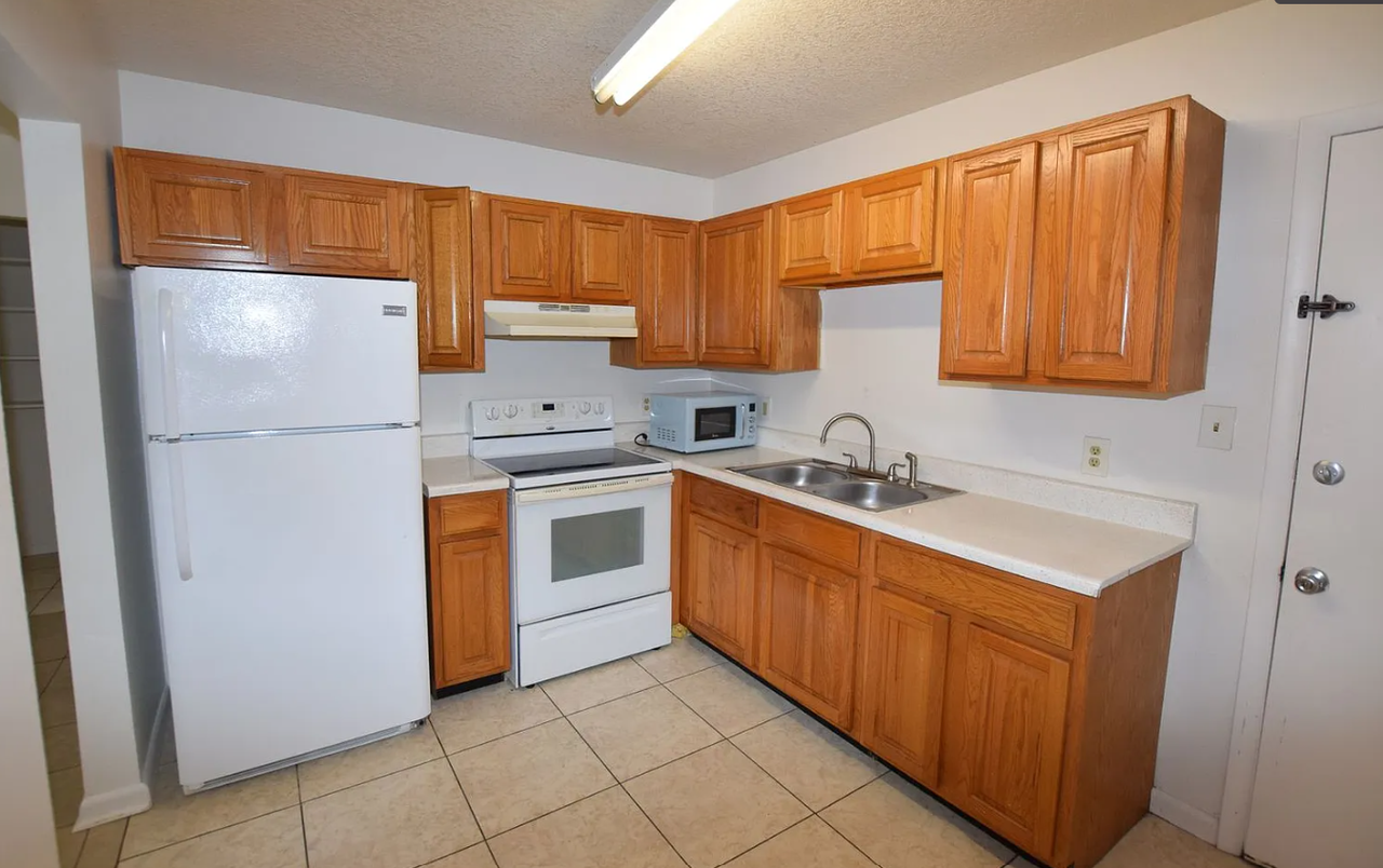 1801 Center St #2 - Photo 7 of 8