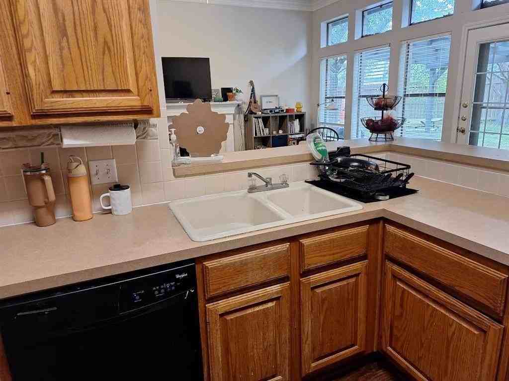 403 Princeton Cir - Photo 6 of 11