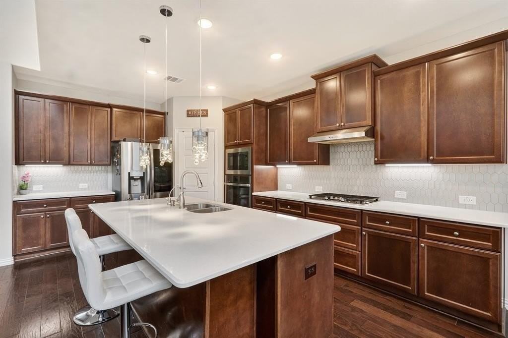 2316 Pinehurst Dr - Photo 2 of 21