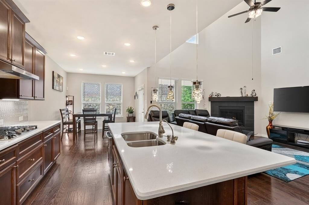 2316 Pinehurst Dr - Photo 3 of 21