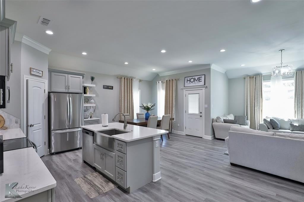 5433 Fallbrook Dr - Photo 5 of 39